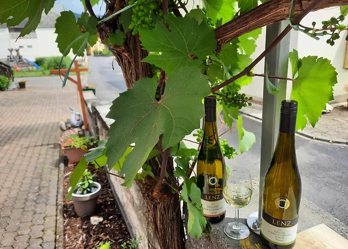 Gerhard Lenz * Ellenz-Poltersdorf